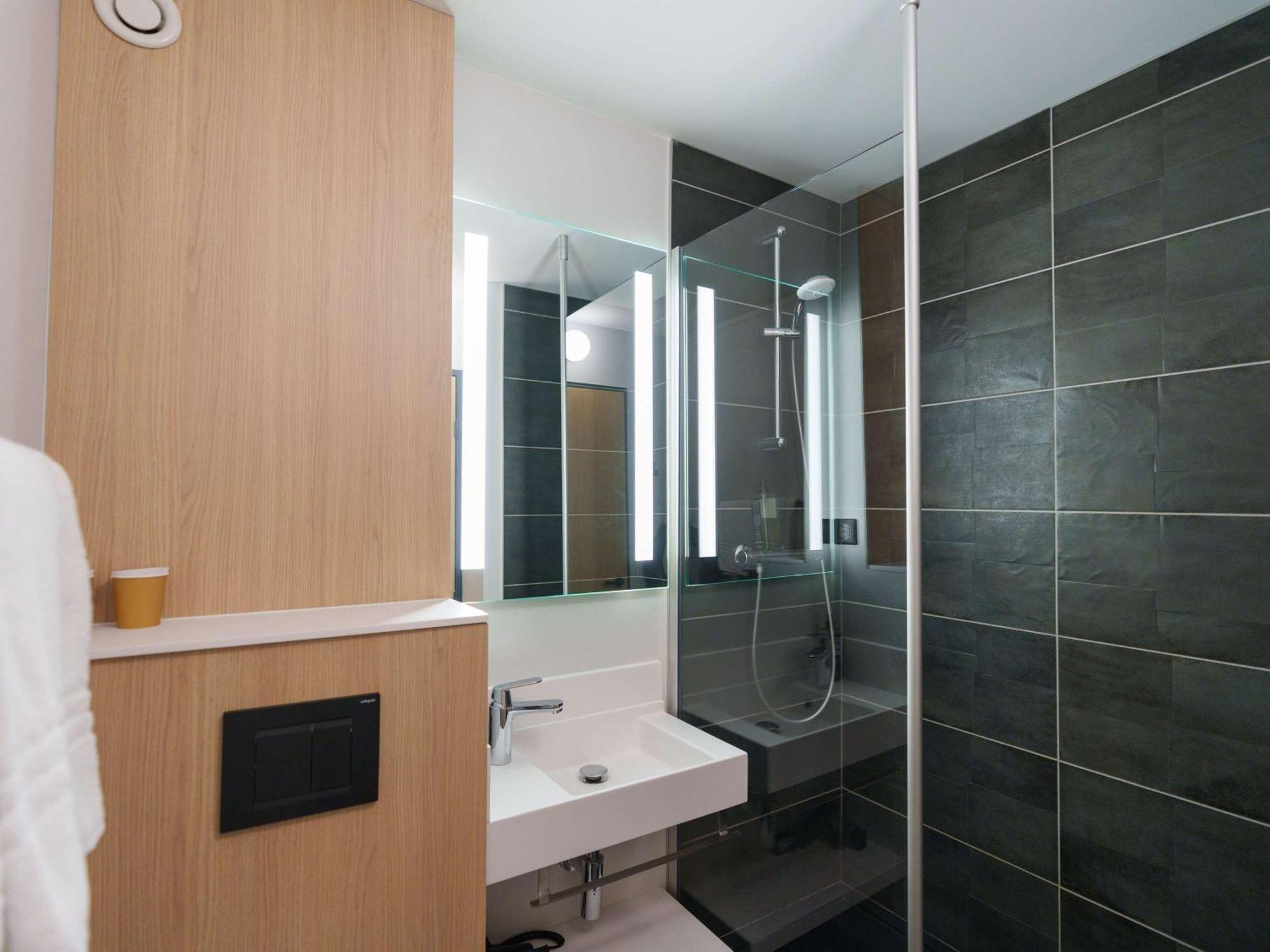 Ibis Laon Hotel Exterior foto